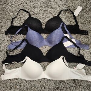 4 NWT Uniqlo Wirless Beauty Light Bras